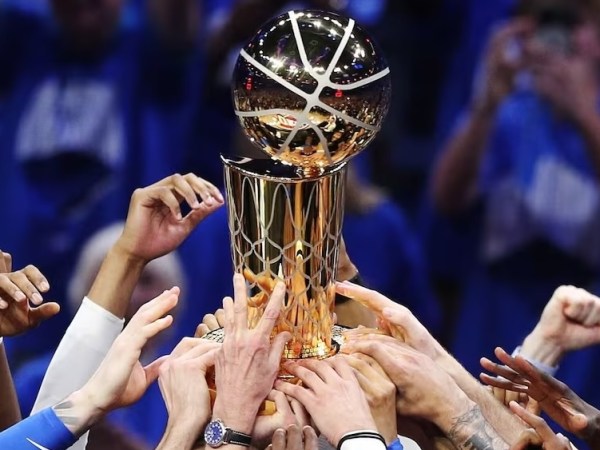 Larry O’Brien: The Postmaster Who Became the Face of the NBA Finals&nbsp;Trophy